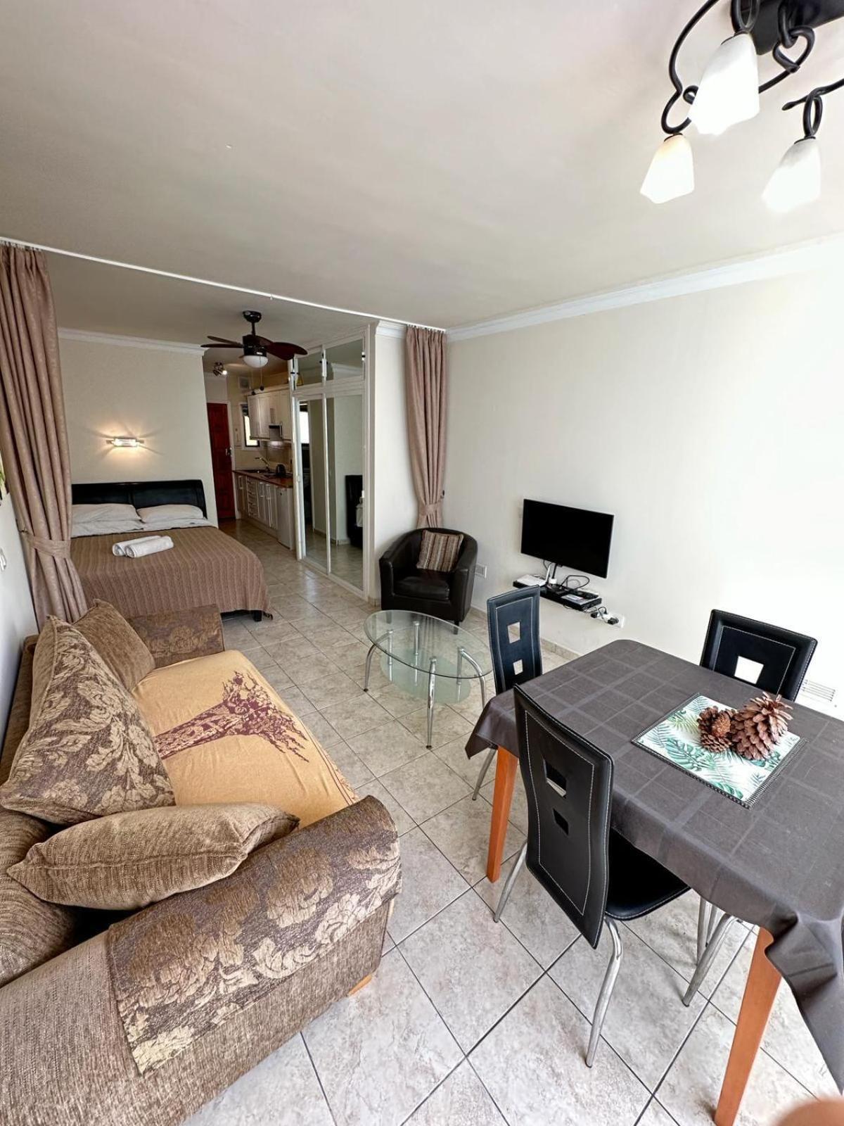 Firstline Apartment Los Cristianos Arona  Exterior foto